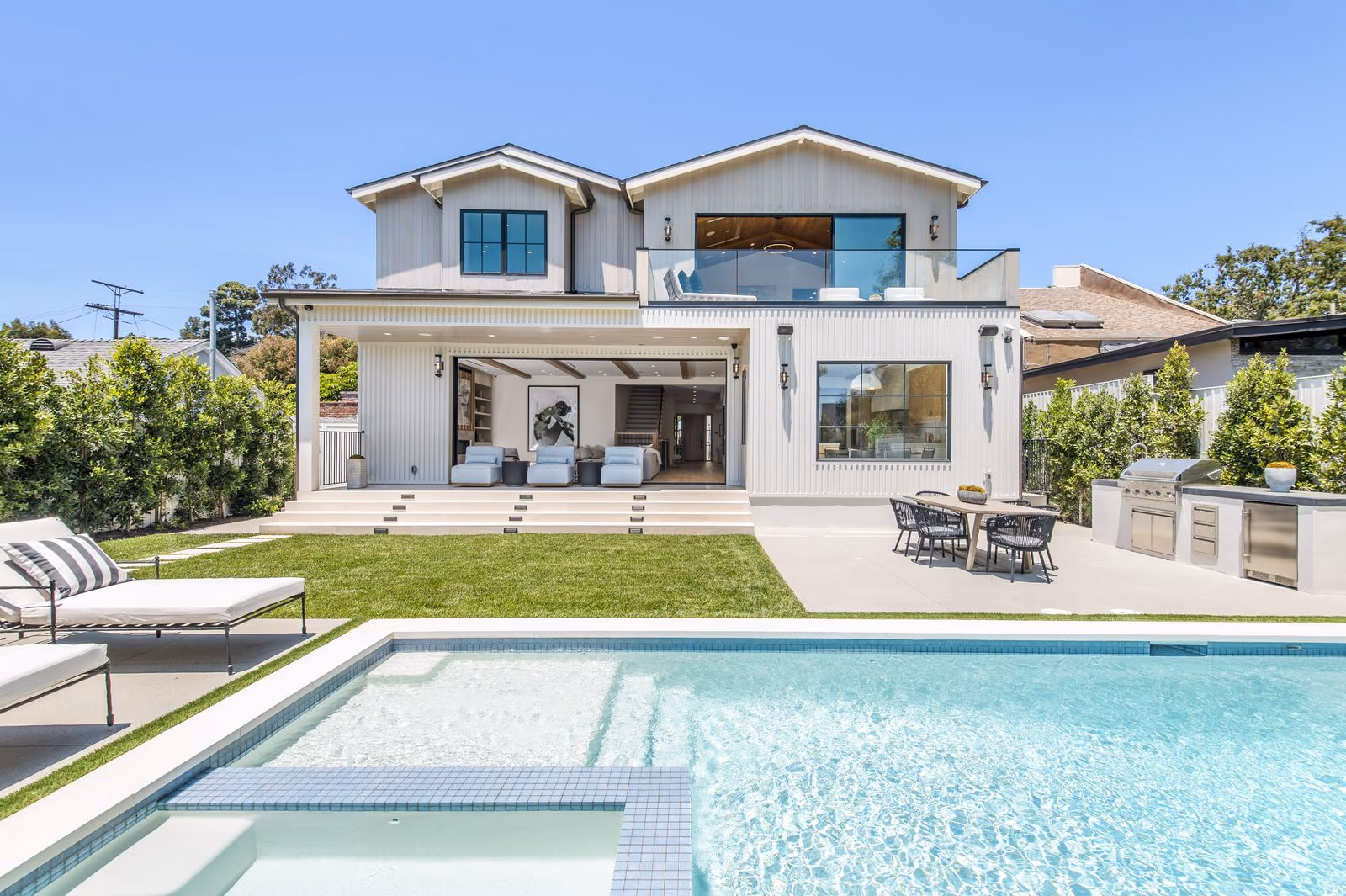 Camelot luxury outdoor living